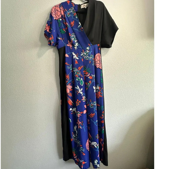 Diane Von Furstenberg Karissa Silk Blend Chiffon Floral Print Wrap Jumpsuit 6 - Picture 2 of 14